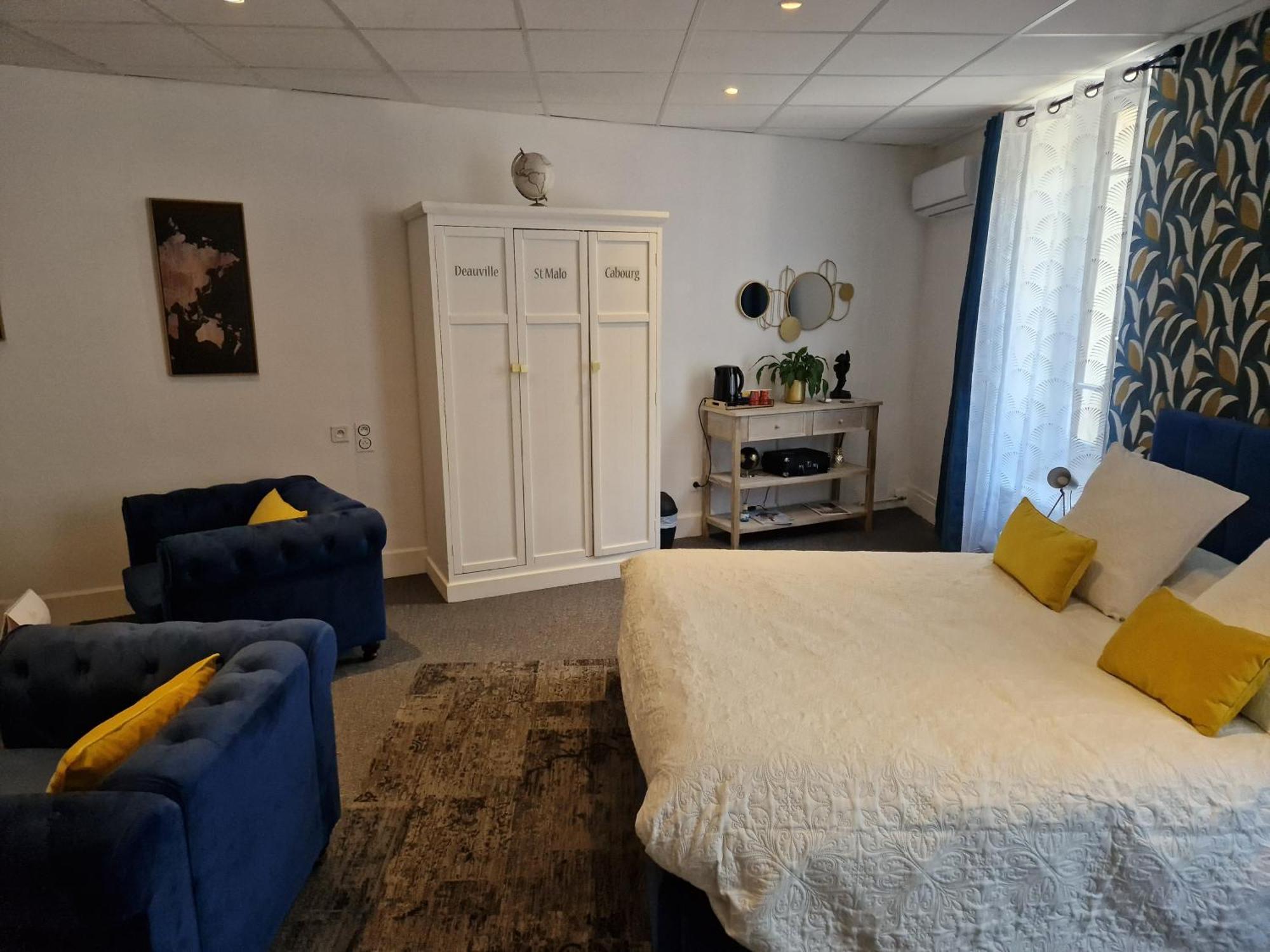 Le Manoir- Cluny Bed and Breakfast Eksteriør billede