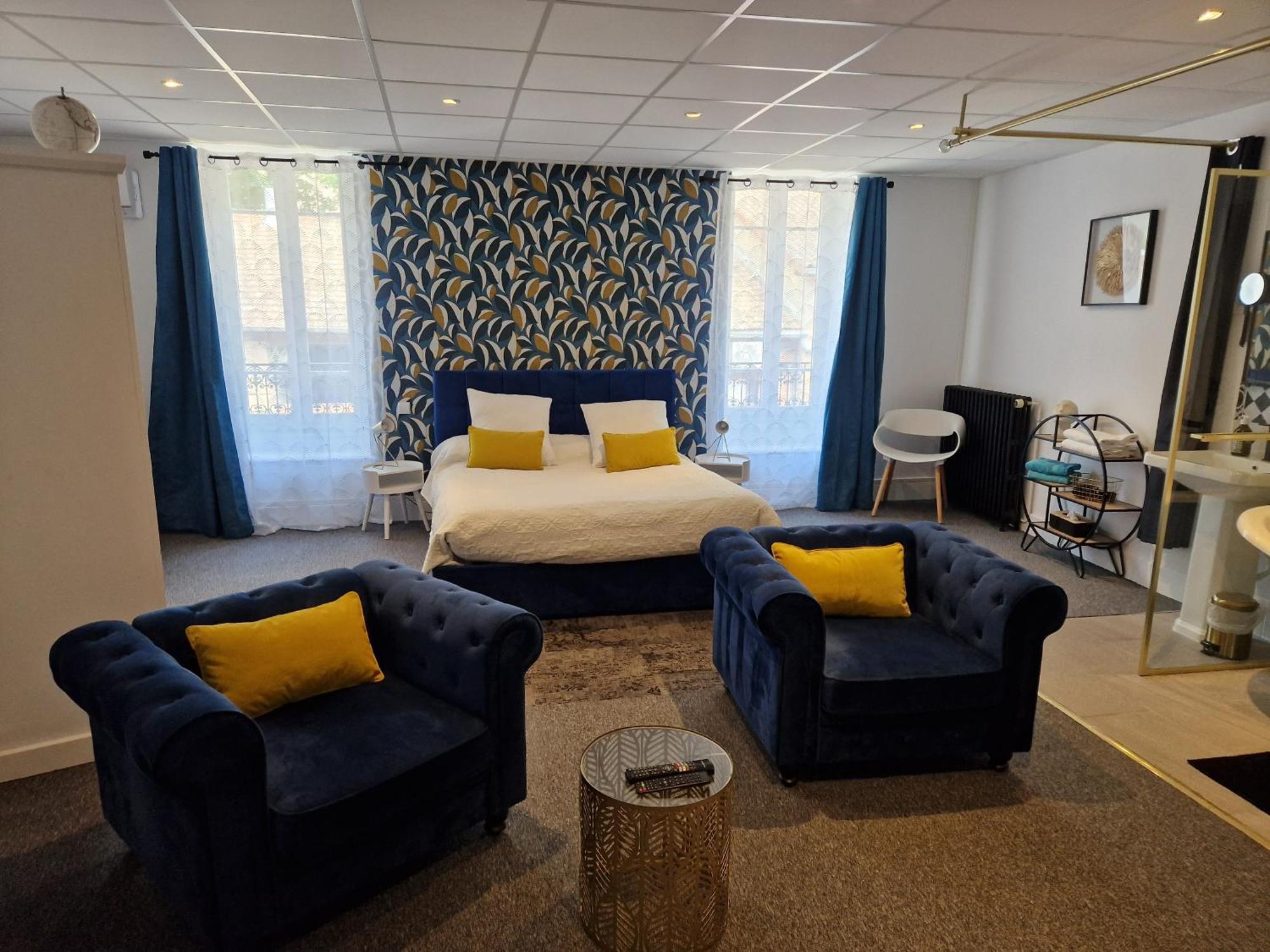 Le Manoir- Cluny Bed and Breakfast Eksteriør billede